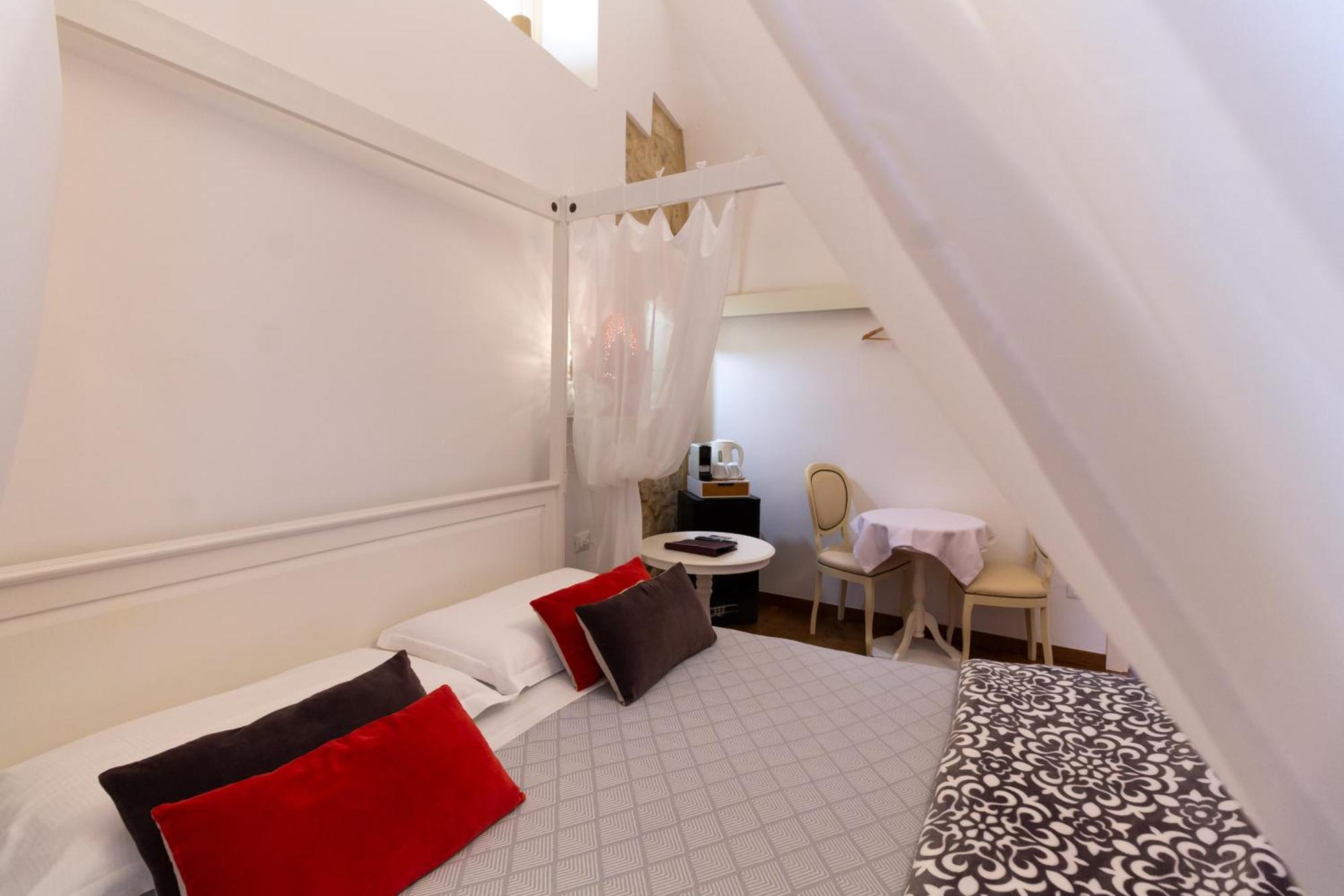 Le Nicchie Luxury Rooms Lecce Oda fotoğraf