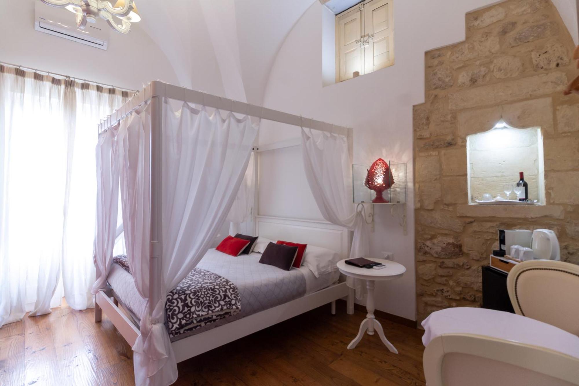 Le Nicchie Luxury Rooms Lecce Dış mekan fotoğraf