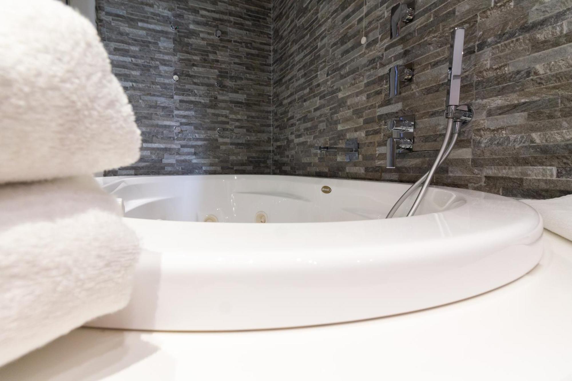 Le Nicchie Luxury Rooms Lecce Oda fotoğraf