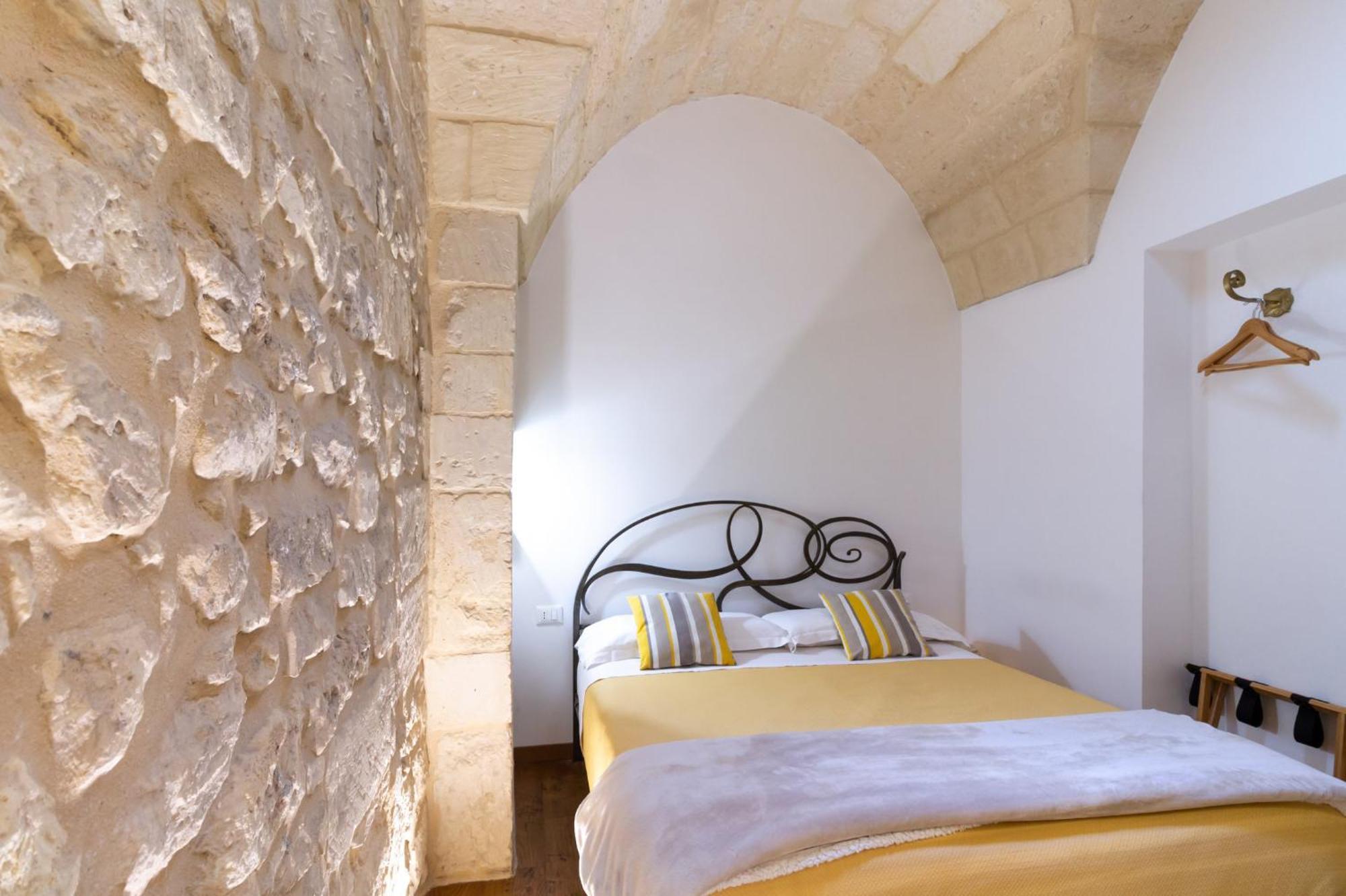 Le Nicchie Luxury Rooms Lecce Oda fotoğraf